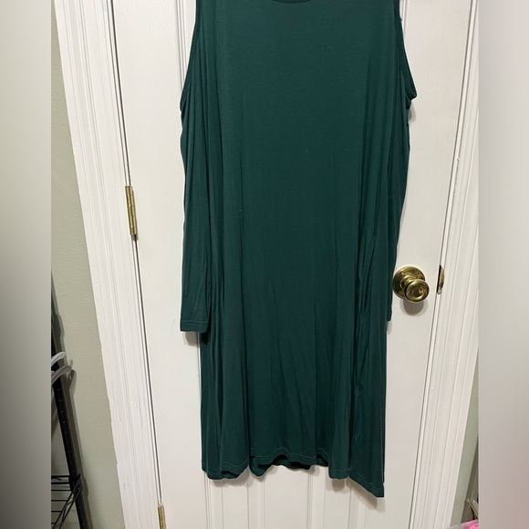 Dark Green knit, cold shoulder mid length dress with pockets and scoop neck 2XL - Picture 4 of 6